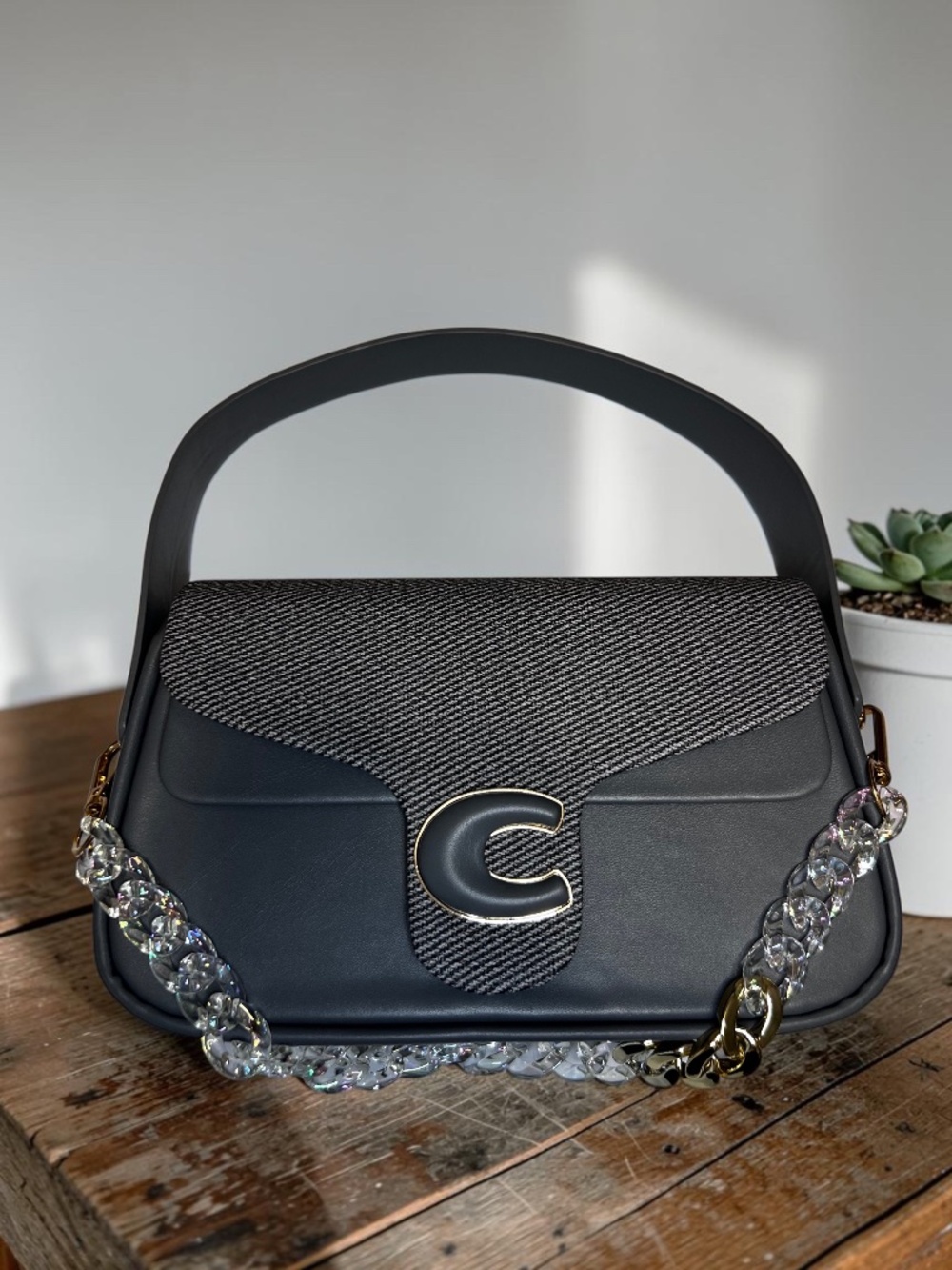 Gray Structured Shoulder Bag with Acrylic Chain – Free Chain Included